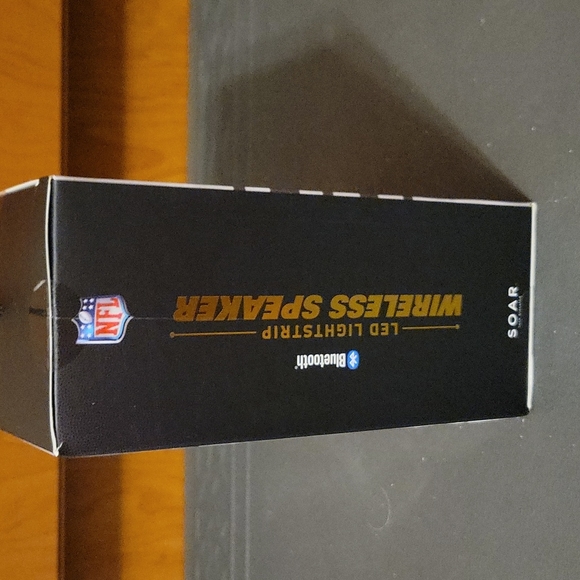 New in Box: NFL New England Patriots Bluetooth Wireless Speaker - Picture 3 of 7